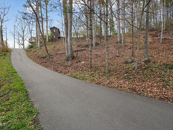 2nd image of 135 Hiddenwood Dr