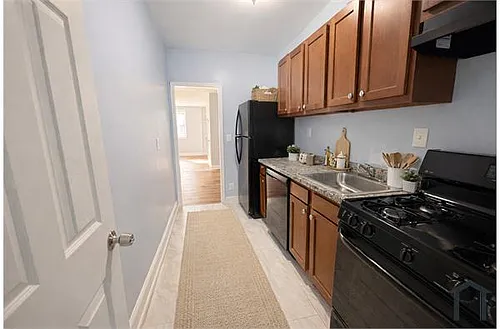 444 Mellon St SE #4 Photo 1