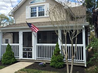 24 N Main St, Niantic, CT 06357