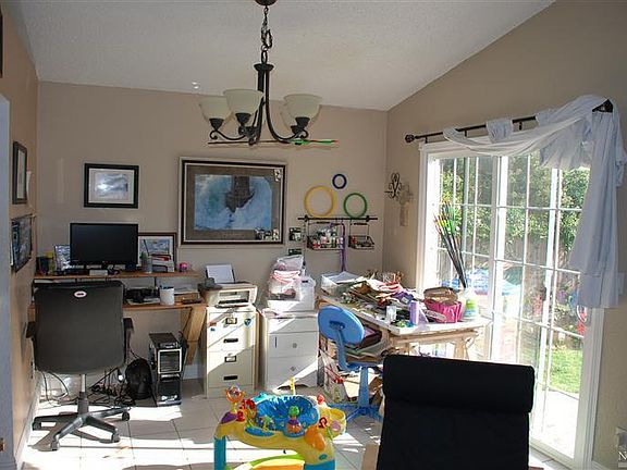 4th image of 890 Scottsdale Dr