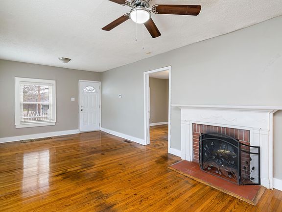 4th image of 1865 Beech St