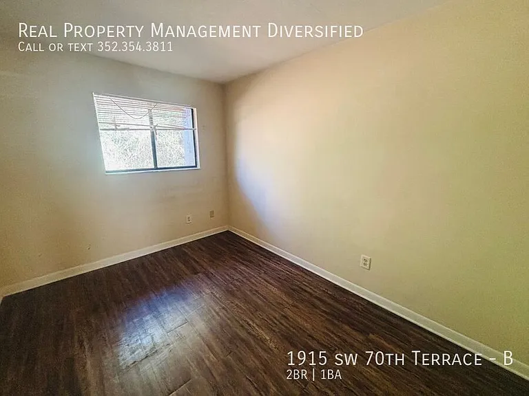 1915 SW 70th Ter #B — Photo 10