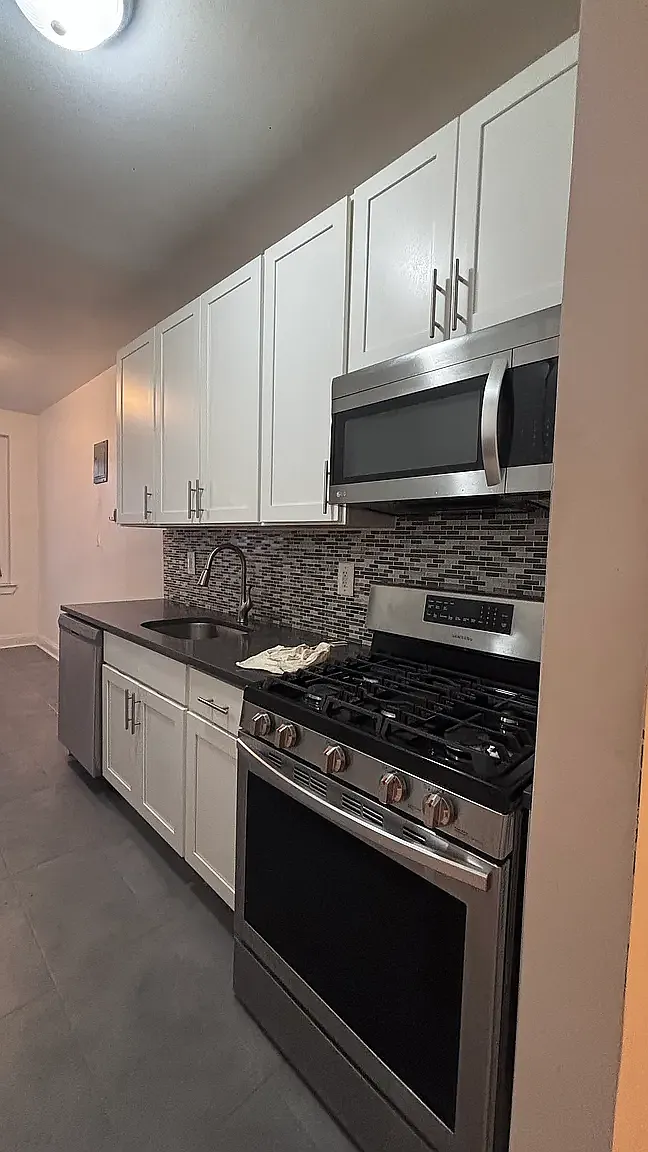 83-19 Lefferts Boulevard — Photo 1