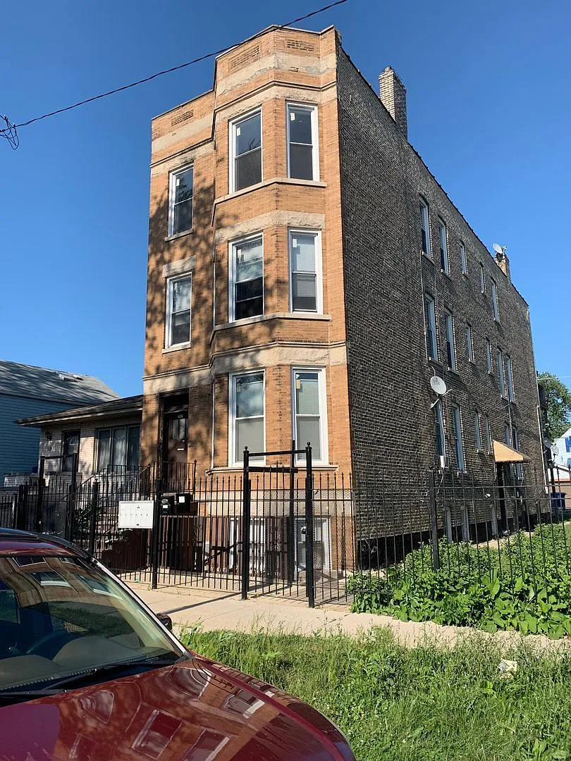 2 bed, $1,350 — Photo 2