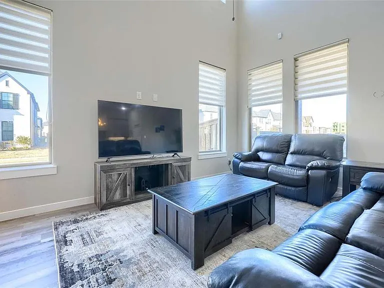 3300 Hawkins Ave — Photo 18