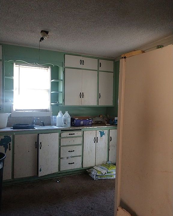 2nd image of 1110 Court St