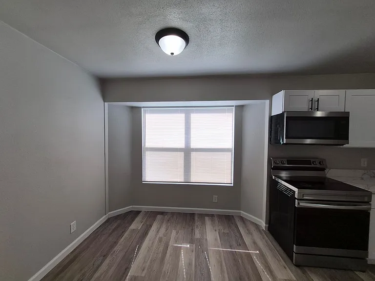 4025 Coral Sunrise — Photo 6