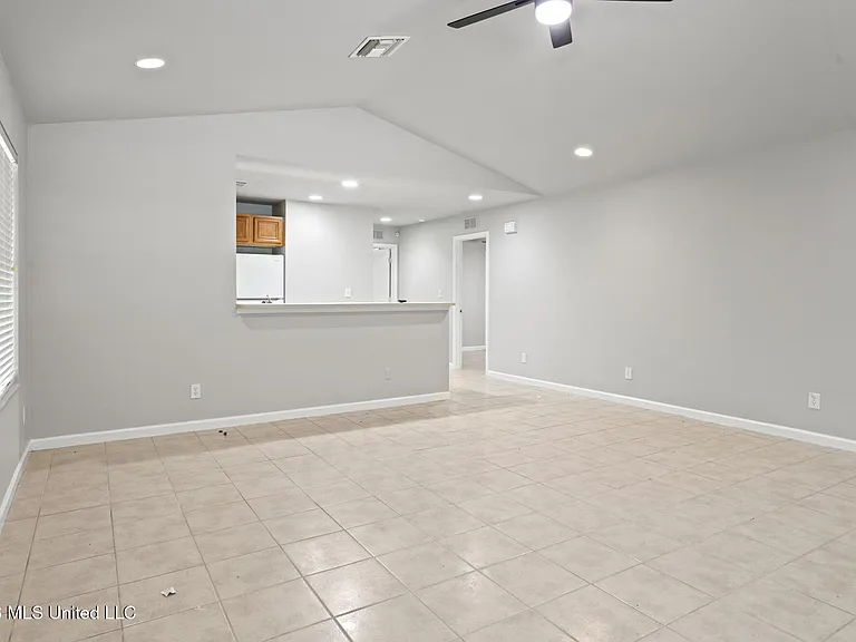6234 W Lamar St — Photo 8