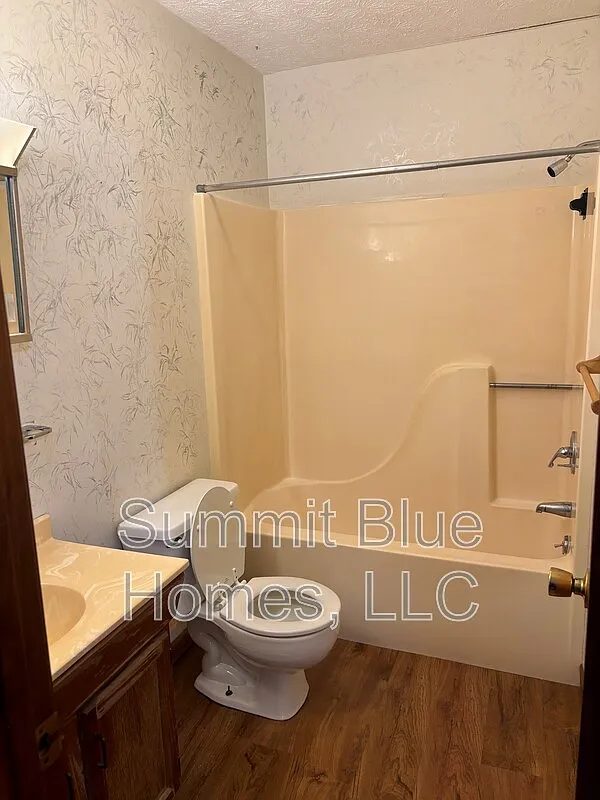 Building Photo - 3953 Kent St #6