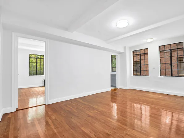 333 East 43rd Street image 1 of 5