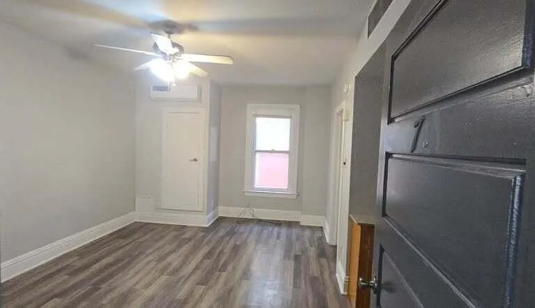 515 W Missouri Ave #7 — Photo 2