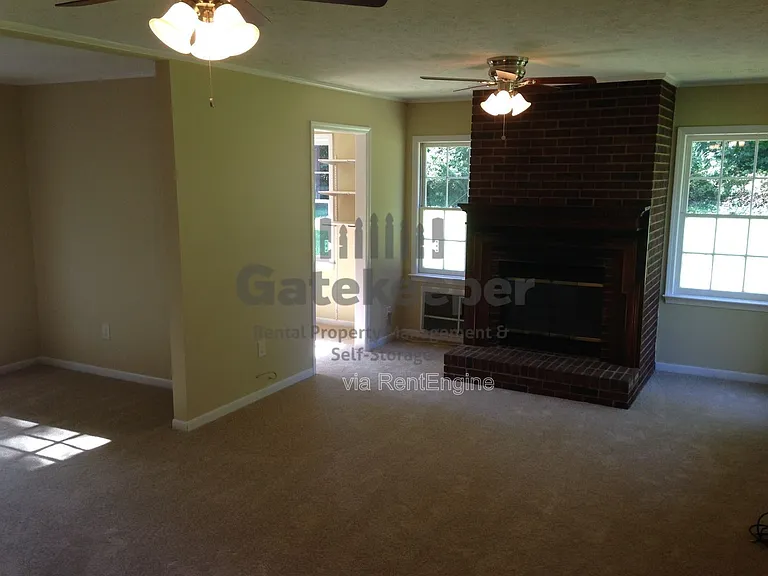 695 Georgia Ave — Photo 12
