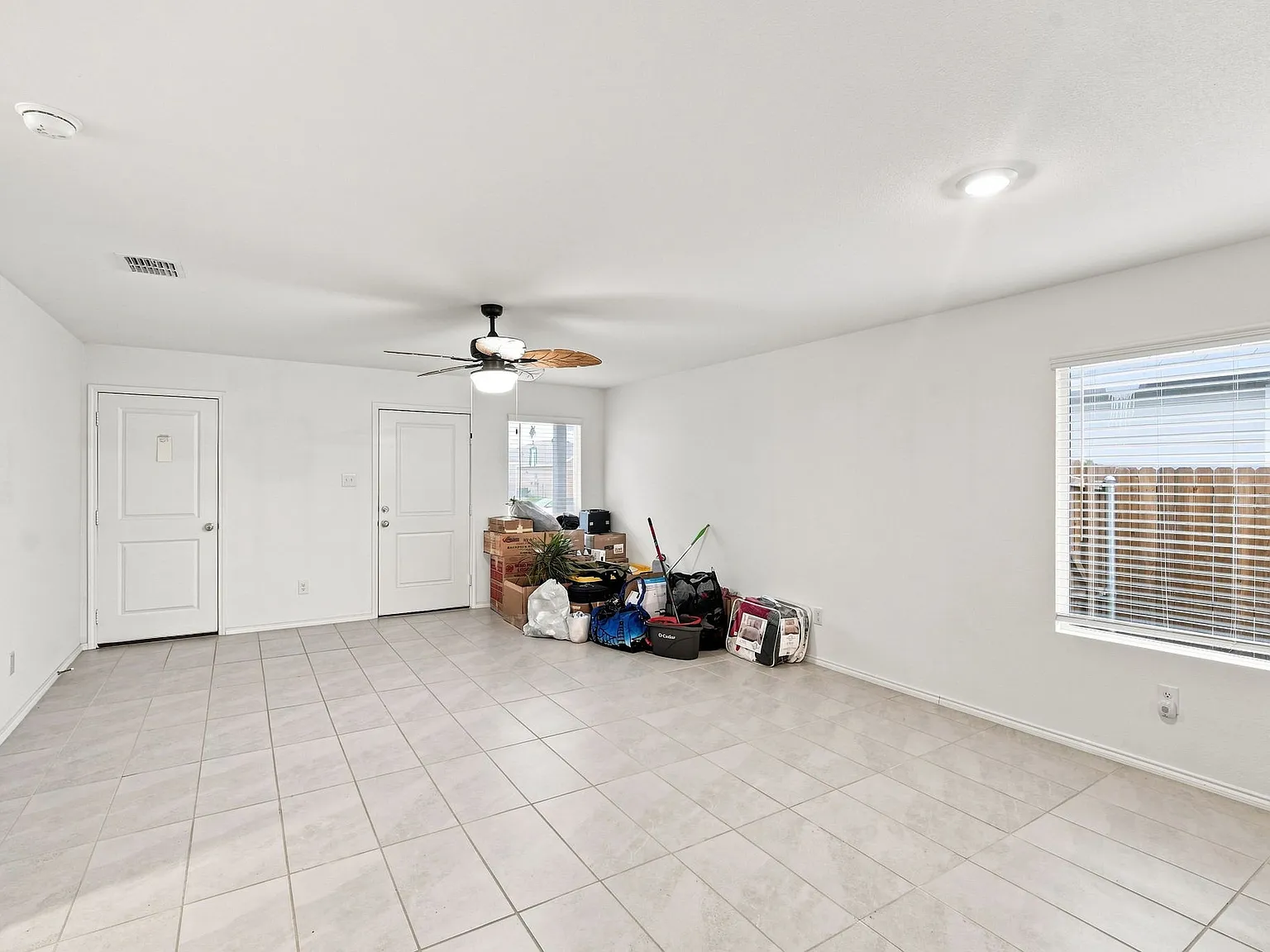 3 bed, 1266 sqft, $1,895 — Photo 4