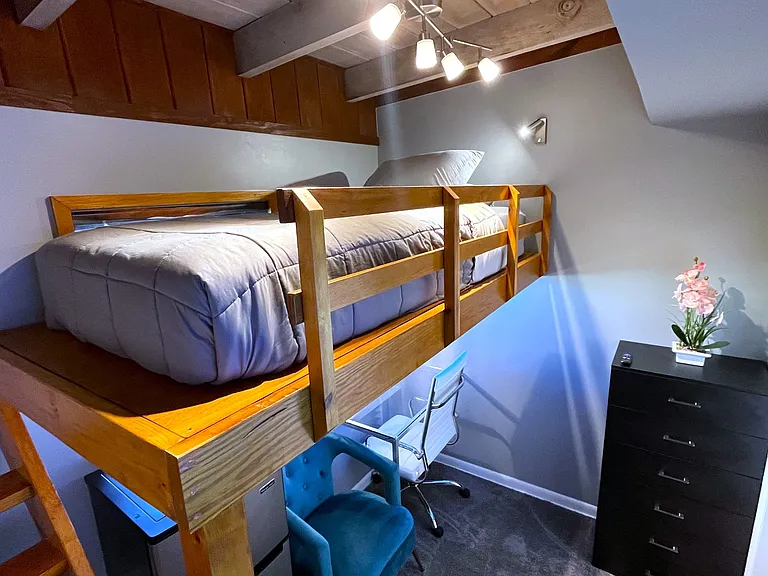 1511 S John Young Pkwy #6 — Photo 4