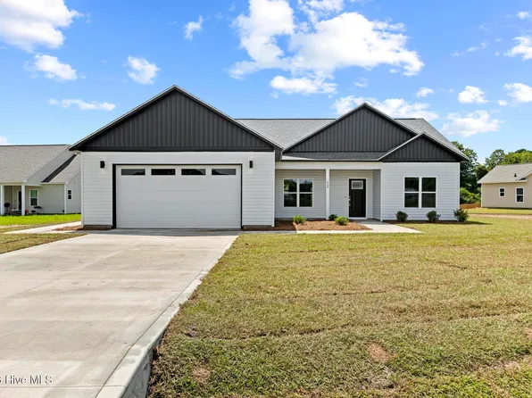 408 Wade Drive, Richlands, NC 28574