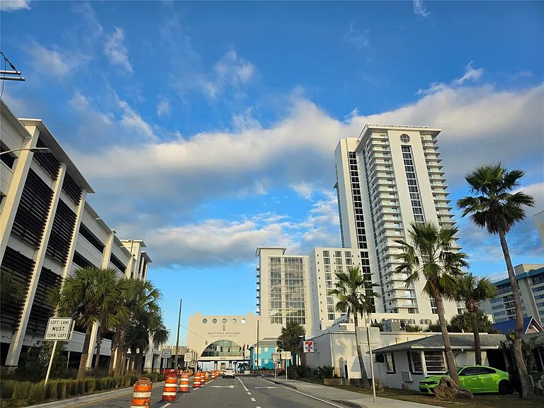 400 Oakridge Blvd #60 — Photo 25
