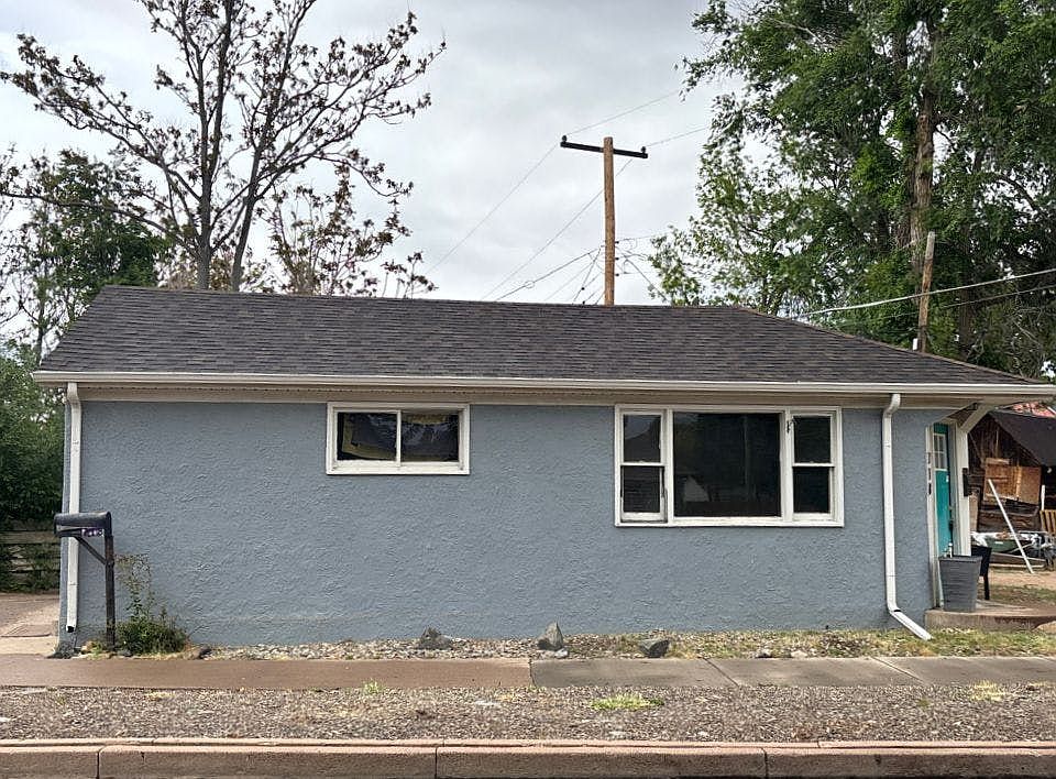 1st image of 718 W 2nd St