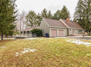 64 Garnsey Rd, Pittsford, NY 14534