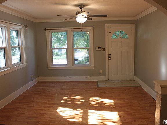 4th image of 813 W Corrington Ave
