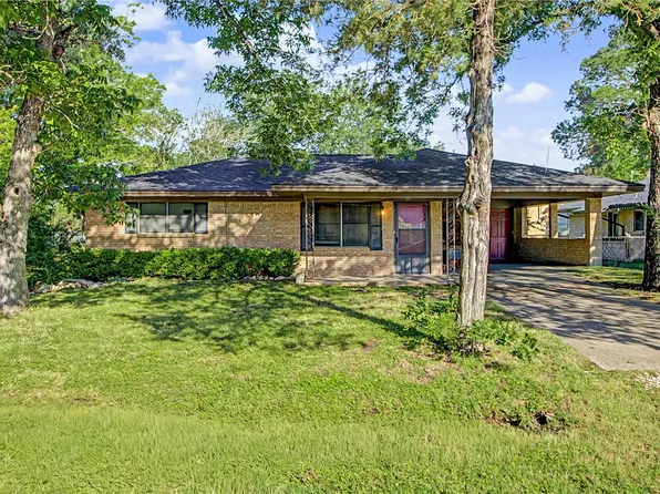 1102 W 9th St, Caldwell, TX 77836