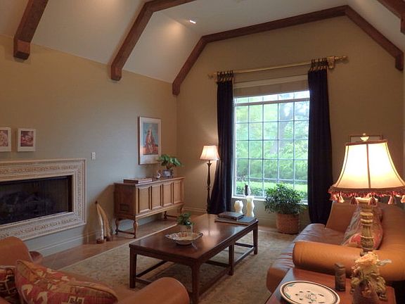 5th image of 542 Winding Way Ct