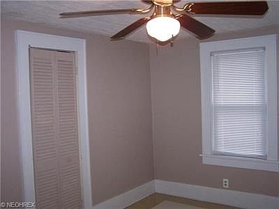 3rd image of 643 Marguerite Ave