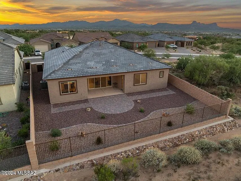 10623 N Iron Peak Dr — Photo 42