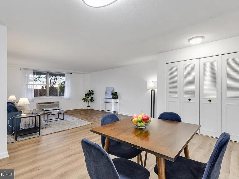2030 N Adams St #303 — Photo 8