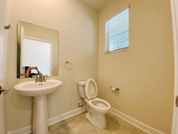 5th image of 229 Gentle Breeze Ln