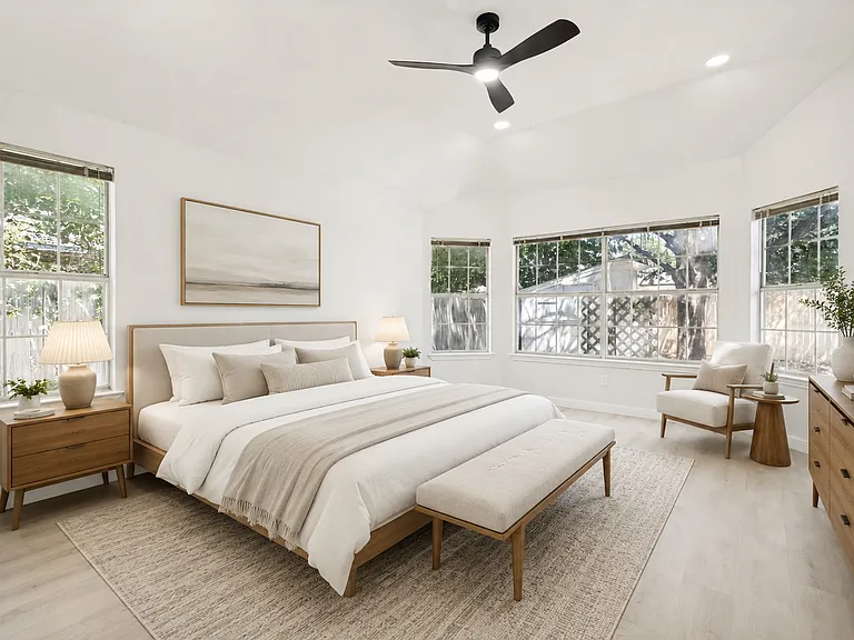 2112 Carriage Hl — Photo 3