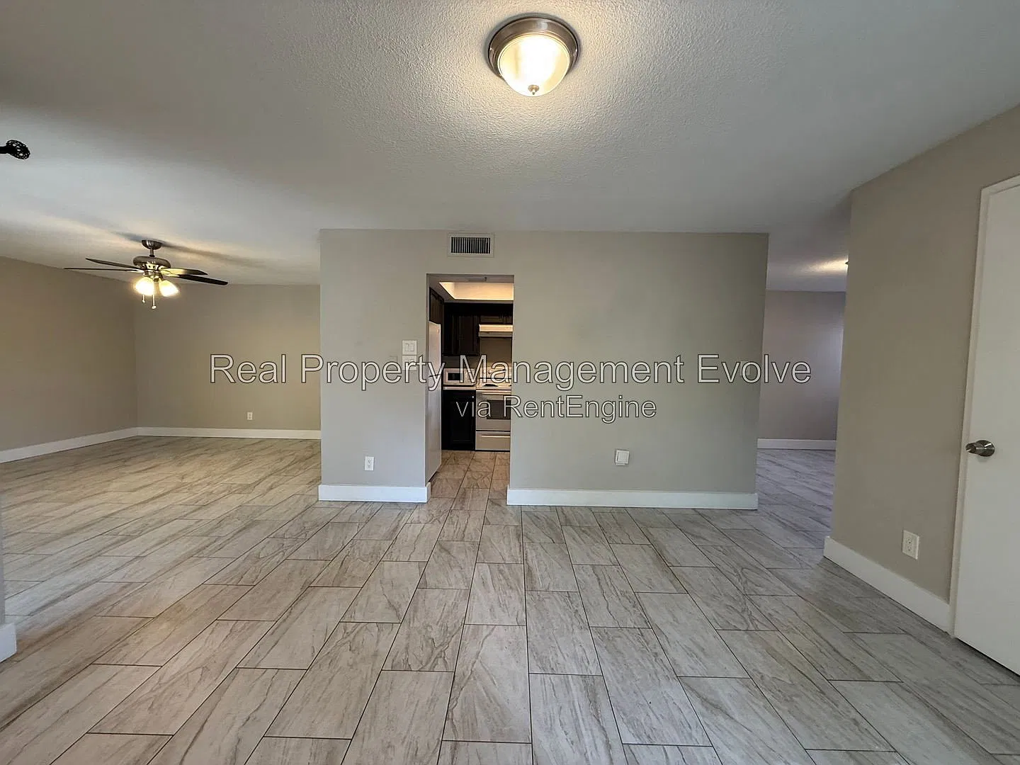 2 bed, 2.0 bath, 1130 sqft, $1,795 — Photo 4