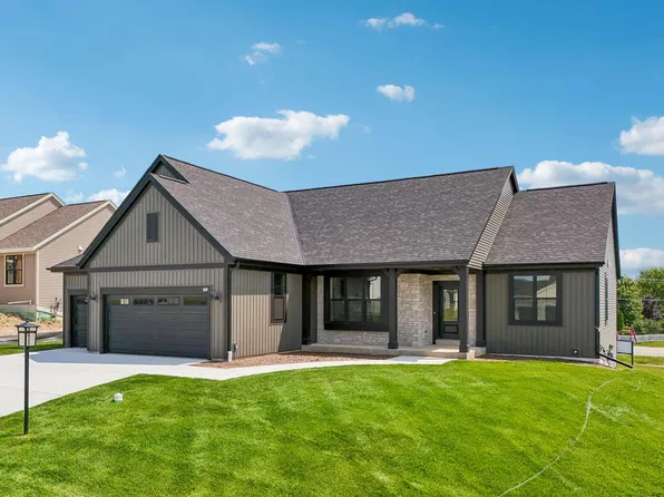 701 Panorama DRIVE, Waukesha, WI 53188