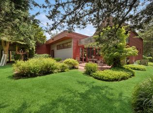 71 Greenleaf Ln, Sagaponack, NY 11962