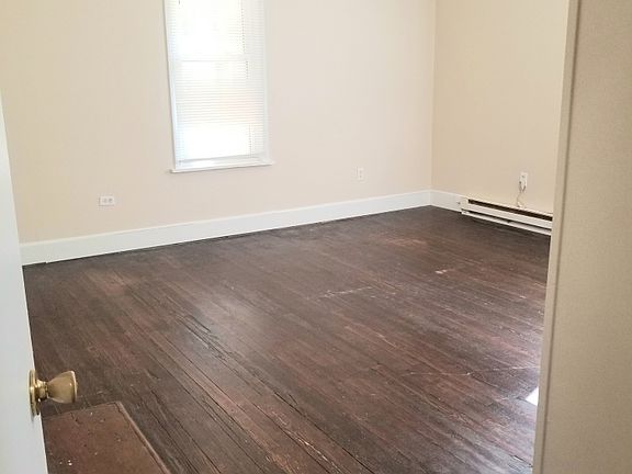 5th image of 308 Broad St