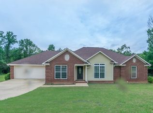 182 Village Ct, Hamilton, GA 31811