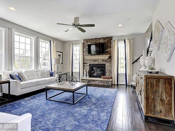 5th image of 9938 Henry Hearn Way