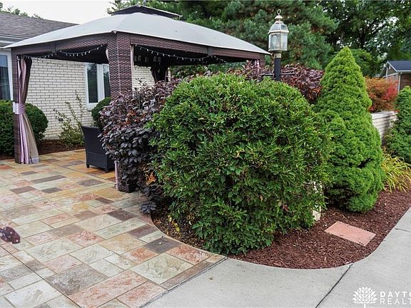 4th image of 832 Stoneybrook Dr