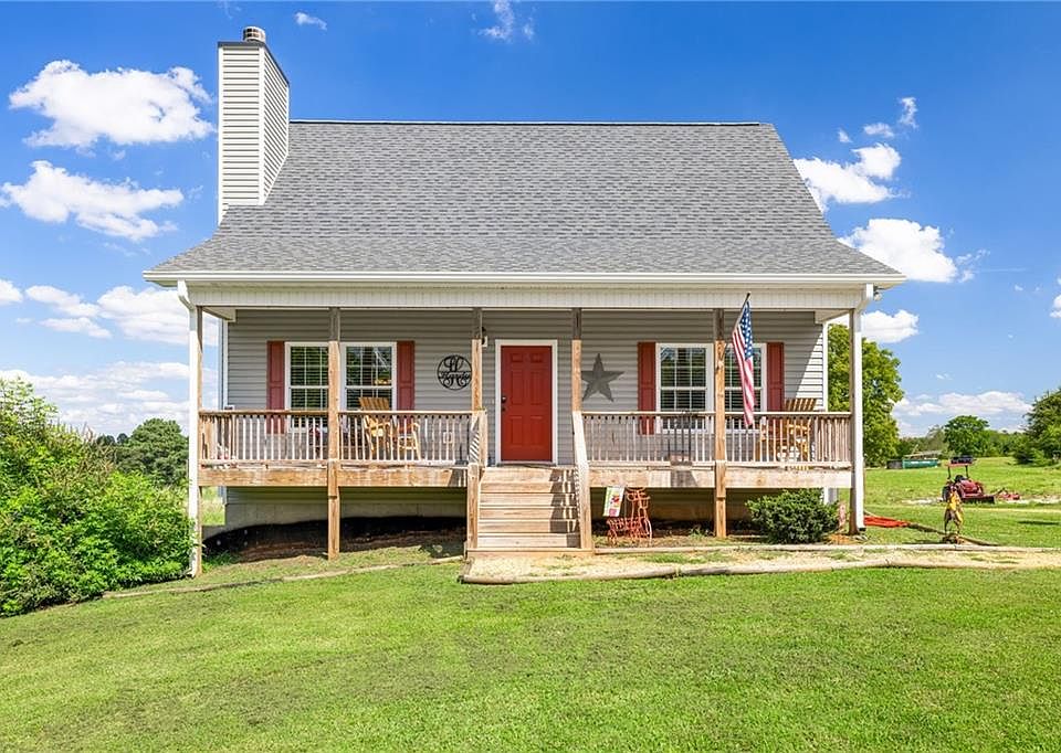 1st image of 28 Comer St