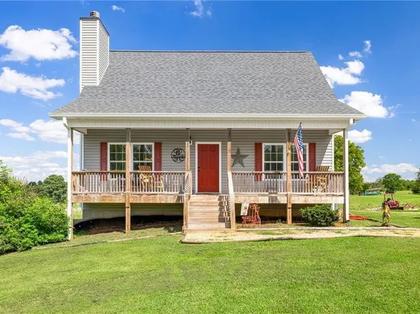 28 Comer St, Maysville, GA 30558