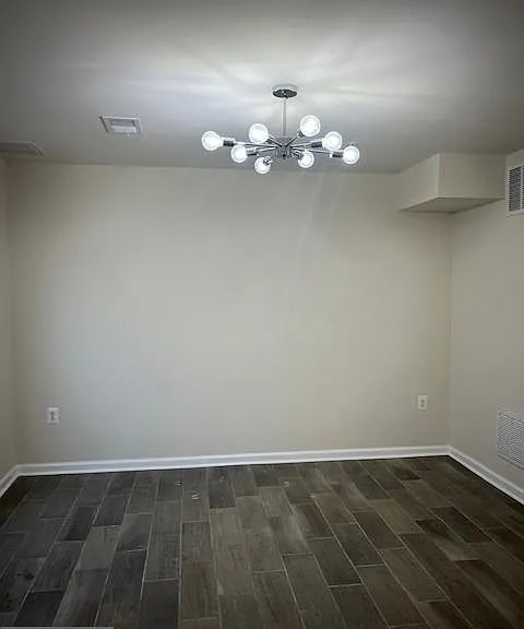 10608 Eastland Cir — Photo 2
