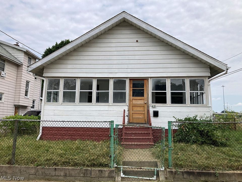 1st image of 631 La Follette St
