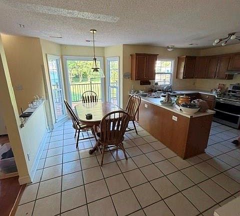 5th image of 1125 Sunnyview Cres