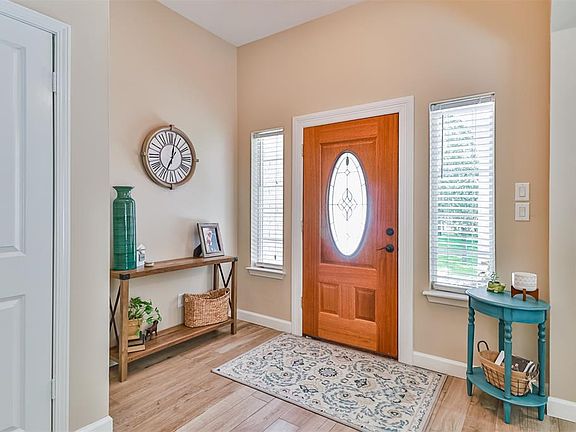4th image of 12327 Pin Oak Dr