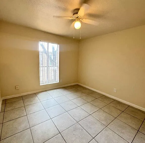 Inglewood Village Apartments — Photo 48