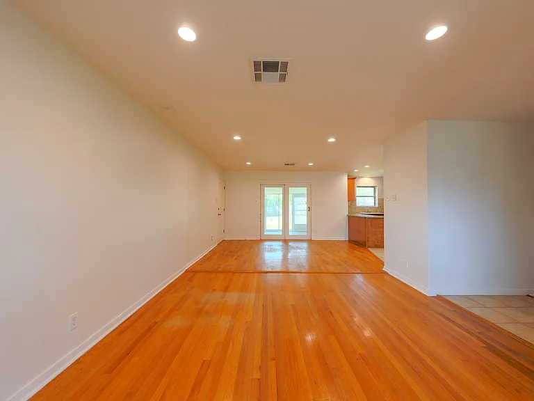 10038 Lazy Oaks St — Photo 8