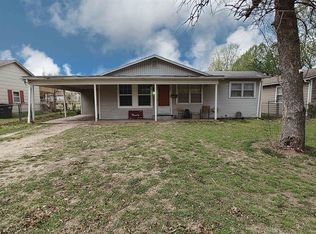 1013 N 9th St, Arkansas City, KS 67005