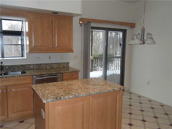 4th image of 510 Canterbury Dr #510