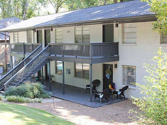 2nd image of 225 Hillcrest Ave #D05