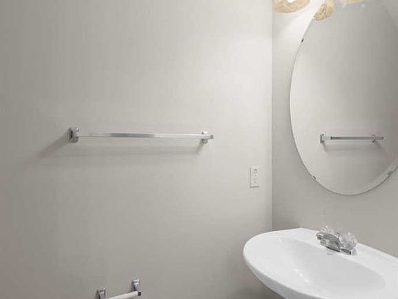 5th image of 4825 Heritage Heights Cir