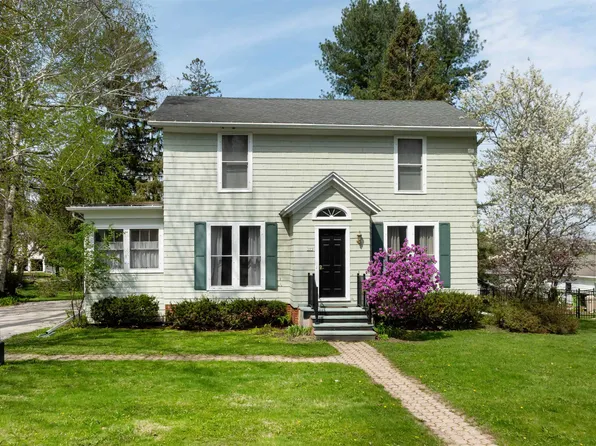 395 Lake St, Green Lake, WI 54941